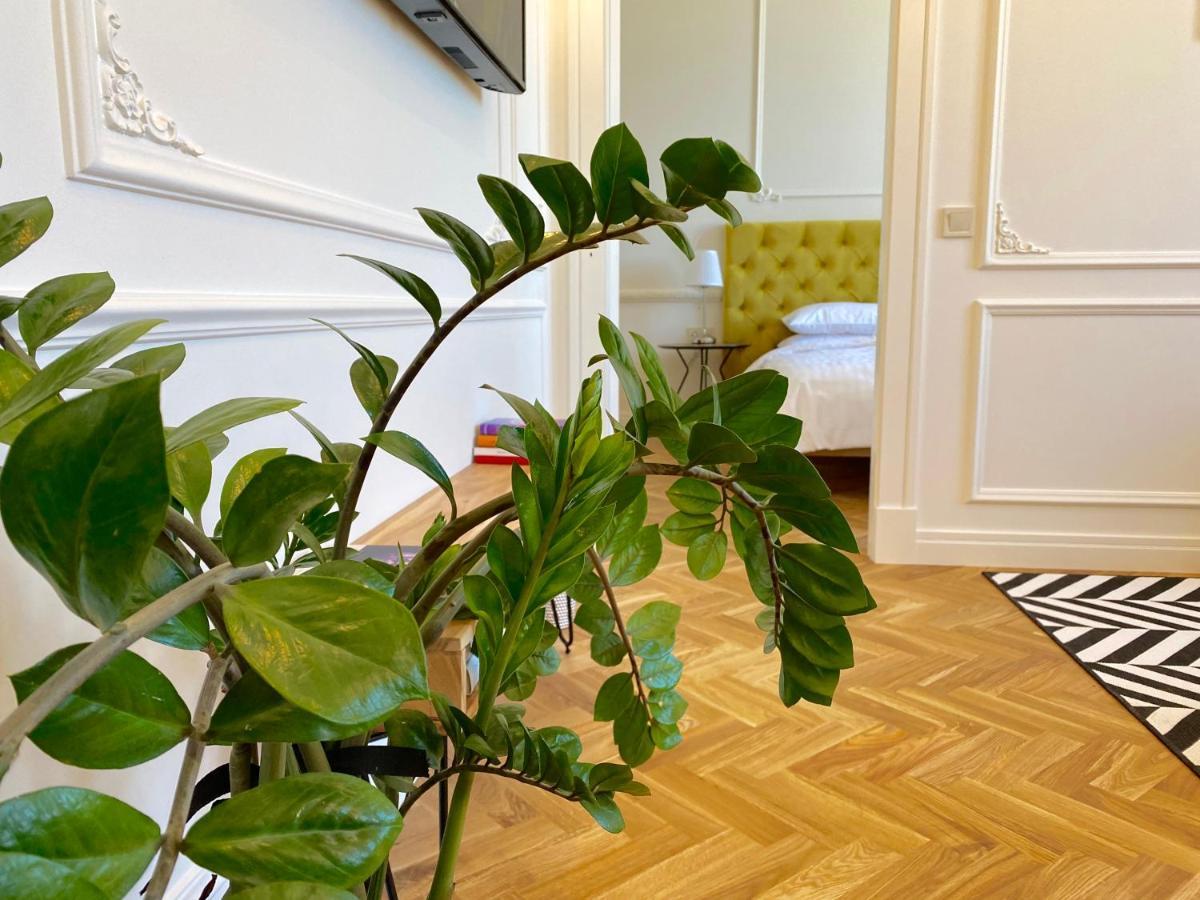 Apartment Glamour *